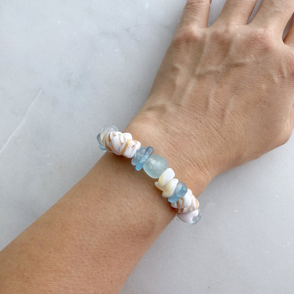 Beach Inspired Stretch Bracelet made of Aquamarine Gemstone, Shells, Sea Glass Beads Gemstones Crystals Boho Hippie Design - Handmade Jewelry