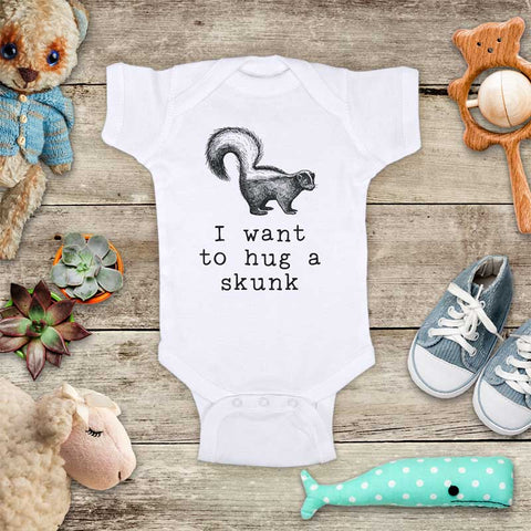 I want to hug a skunk - pet animal zoo trip baby onesie kids shirt Infant & Toddler Youth Shirt