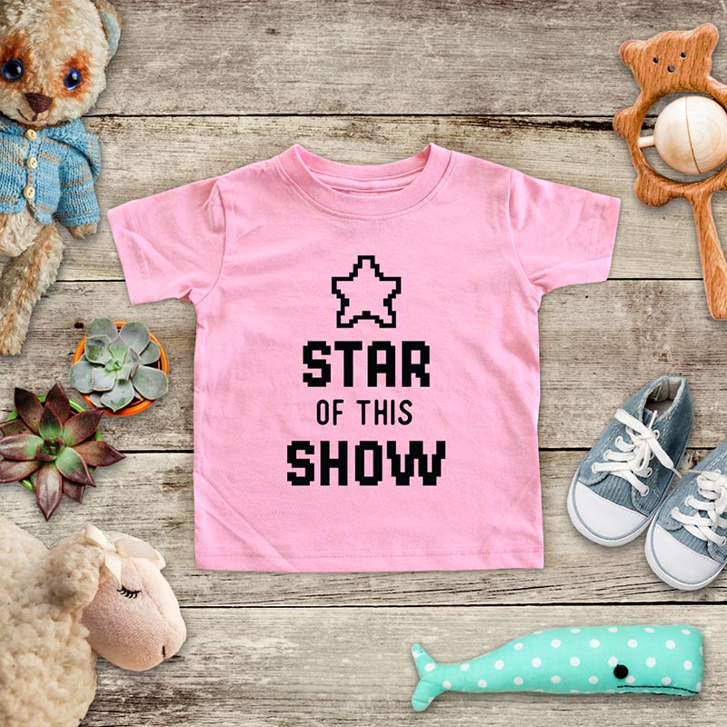 Star Of This Show - playing Retro Video game design Baby Onesie Bodysuit, Toddler & Youth Soft Shirt